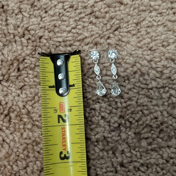 Silver dangling earrings - Picture 2 of 3